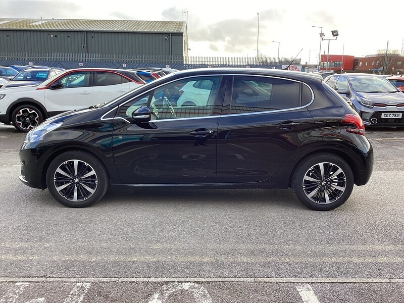 Used Peugeot 208 2019 for sale - 77902409: Photo 11