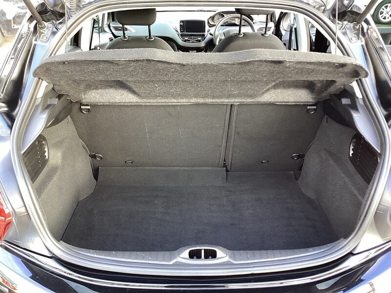 Used Peugeot 208 2019 for sale - 77902409: Photo 16