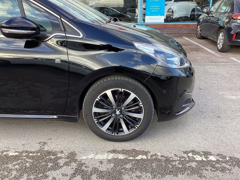 Used Peugeot 208 2019 for sale - 77902409: Photo 18