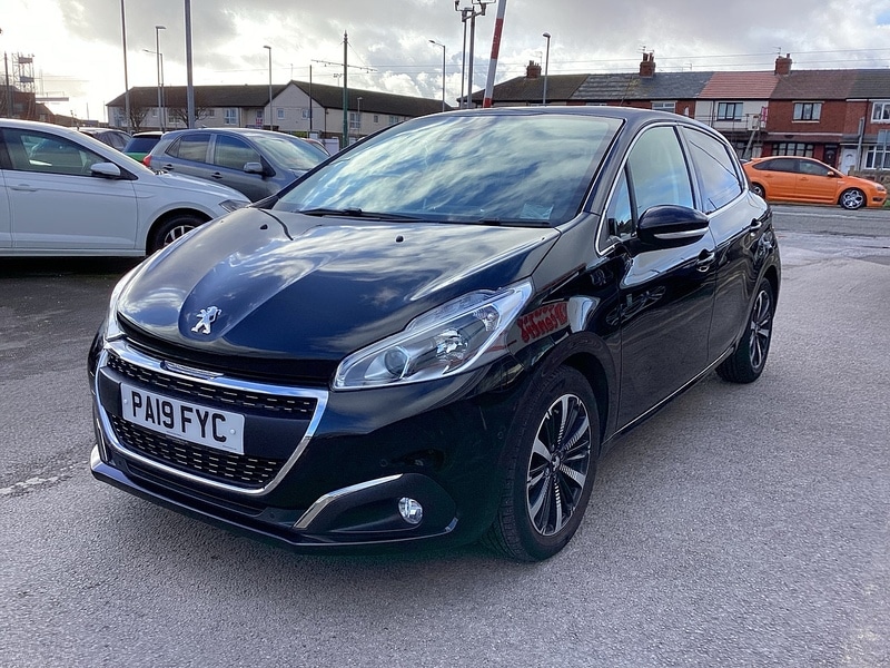 Used Peugeot 208 2019 for sale - 77902409: Photo 2