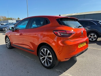Used Renault Clio 2022 for sale - 78709827: Photo
