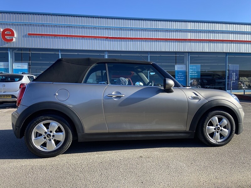 Used MINI Convertible 2018 for sale - 77902429: Photo 19