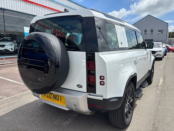 Used Land Rover Defender 110 2020 for sale - 78931652: Photo