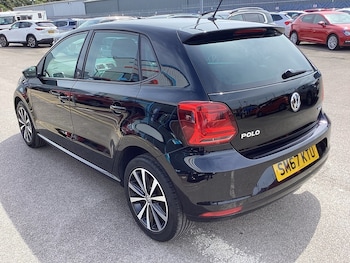 Used Volkswagen Polo 2017 for sale - 79335033: Photo