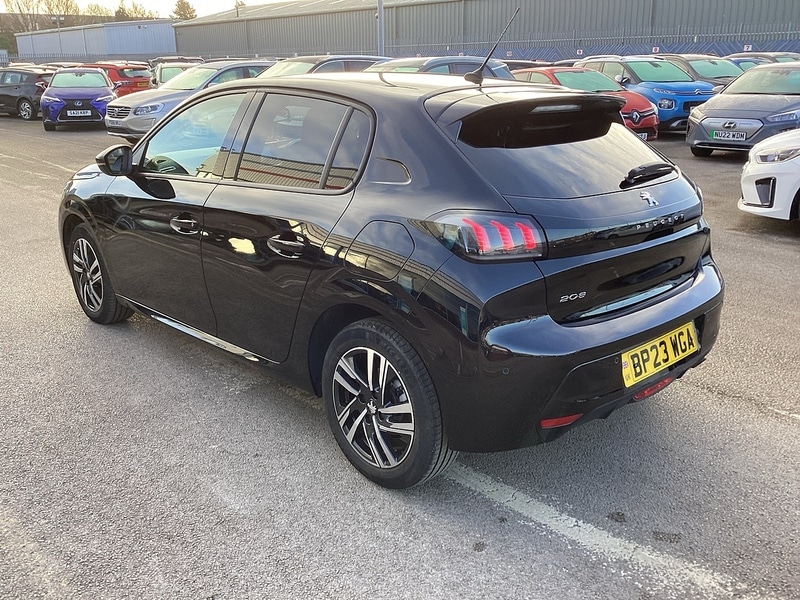 Used Peugeot 208 2023 for sale - 77902488: Photo 2