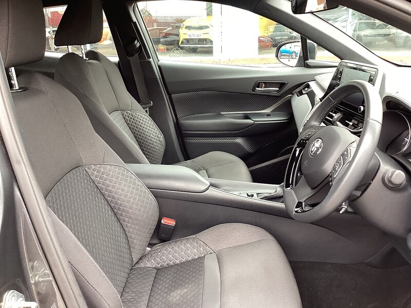 Used Toyota C-HR 2023 for sale - 77902445: Photo 11