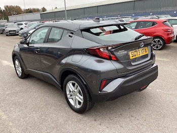 Used Toyota C-HR 2023 for sale - 77902445: Photo
