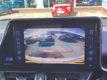 Used Toyota C-HR 2017 for sale - 79562062: Photo