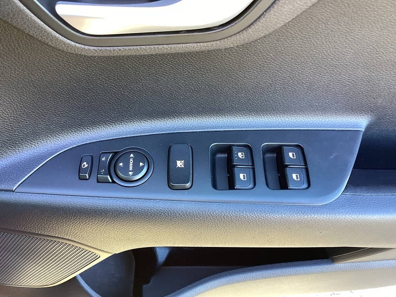 Used Kia Stonic 2022 for sale - 77902481: Photo 8