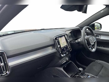 Used Volvo XC40 2026 for sale - 79367122: Photo