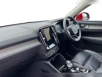 Used Volvo XC40 2021 for sale - 75984679: Photo