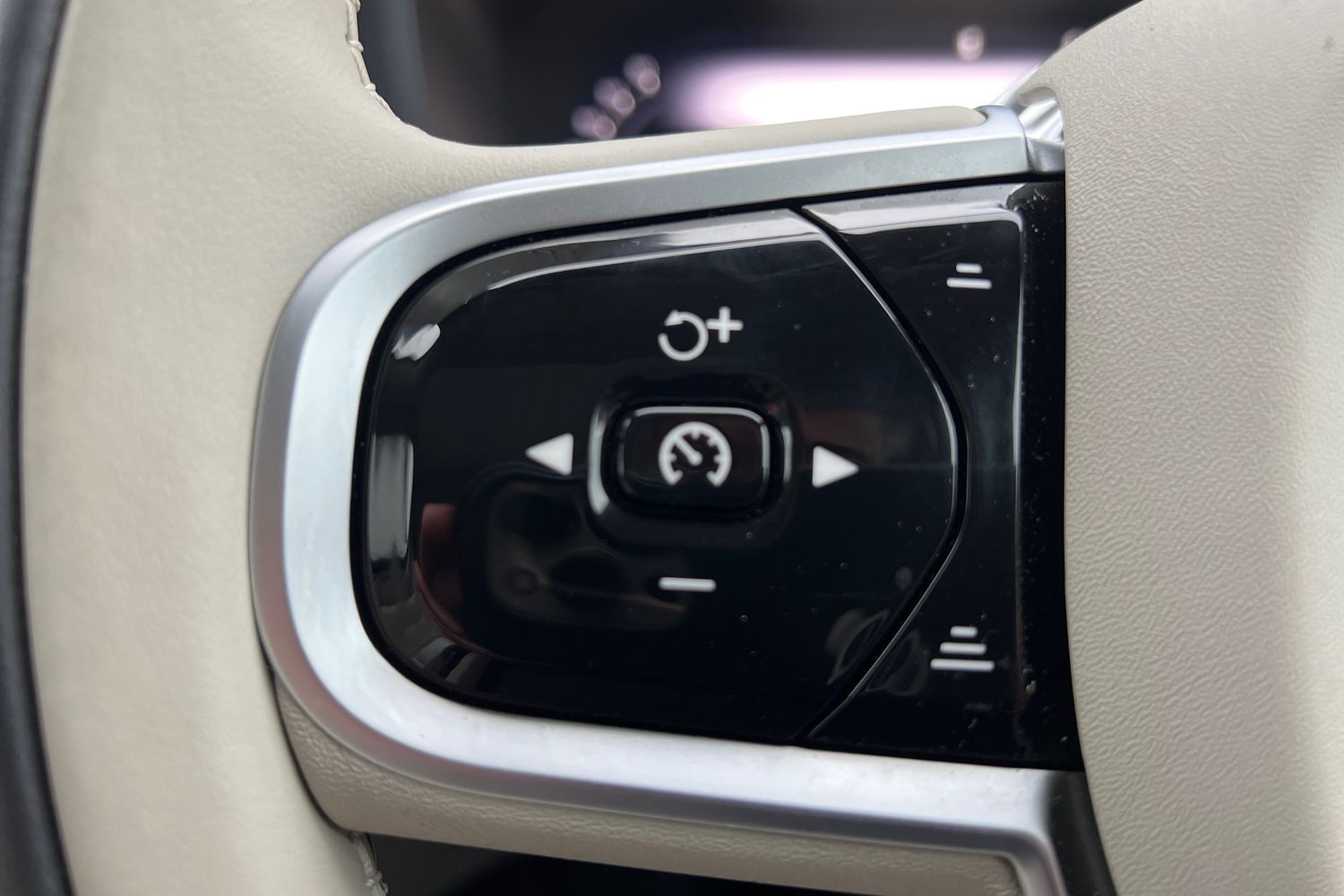 Used Volvo XC60 2025 for sale - 77300454: Photo 11