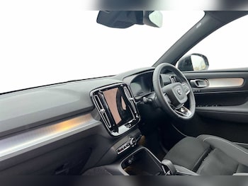 Used Volvo XC40 2025 for sale - 78596338: Photo