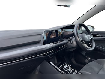 Used Volkswagen Golf 2024 for sale - 77690809: Photo