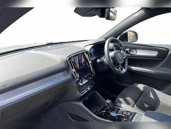 Used Volvo XC40 2026 for sale - 79367113: Photo