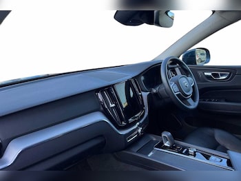 Used Volvo XC60 2021 for sale - 76332140: Photo