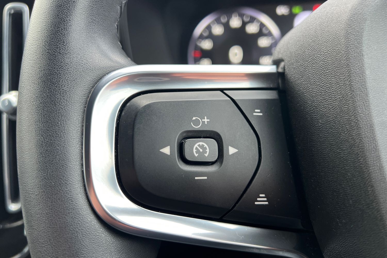 Used Volvo XC40 2022 for sale - 77047550: Photo 11