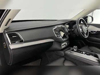 Used Volvo XC90 2023 for sale - 78670431: Photo