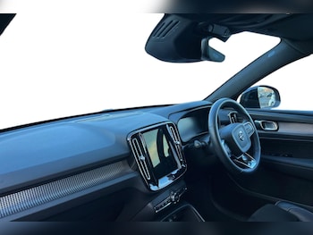 Used Volvo XC40 2022 for sale - 76722164: Photo