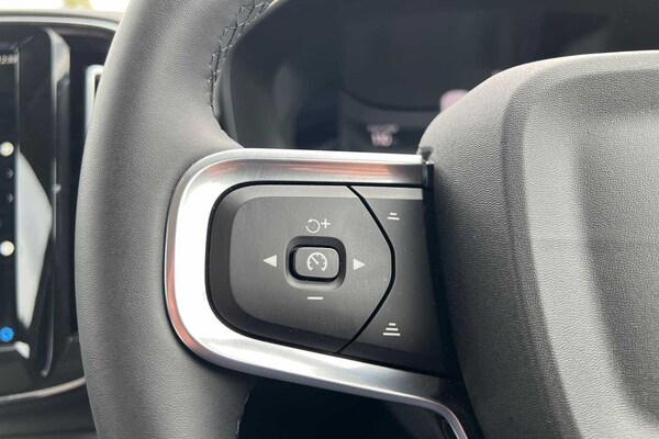 Used Volvo XC40 2024 for sale - 76244519: Photo 11