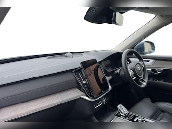 Used Volvo XC90 2025 for sale - 77950650: Photo