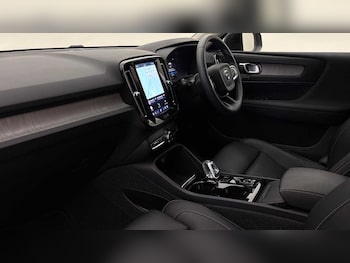 Used Volvo XC40 2023 for sale - 79184668: Photo