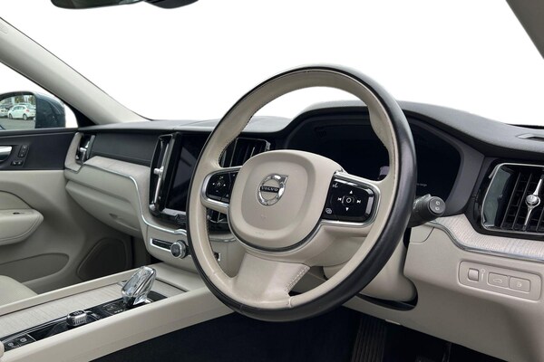 Used Volvo XC60 2021 for sale - 76130571: Photo 10