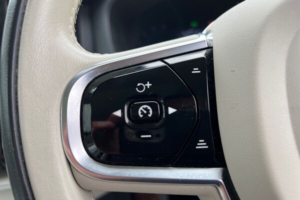 Used Volvo XC60 2021 for sale - 76130571: Photo 11