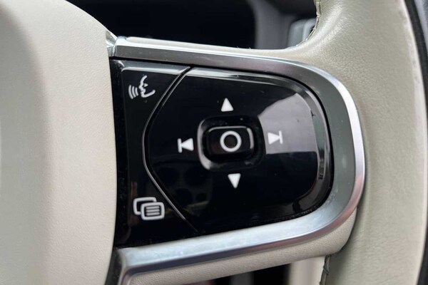 Used Volvo XC60 2021 for sale - 76130571: Photo 12