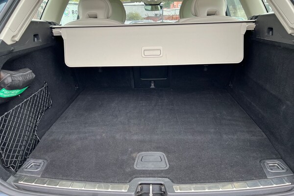 Used Volvo XC60 2021 for sale - 76130571: Photo 8