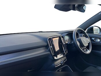 Used Volvo XC40 2025 for sale - 77476563: Photo