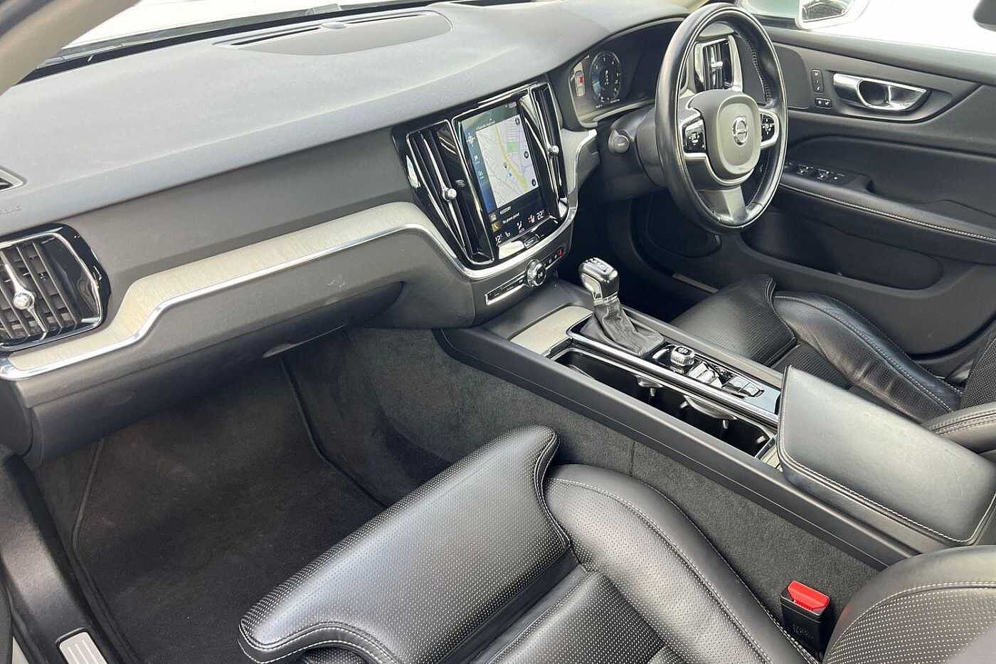 Used Volvo V60 2018 for sale - 76344094: Photo 2