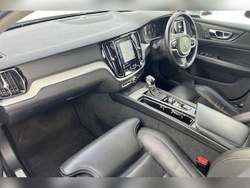 Used Volvo V60 2018 for sale - 76344094: Photo