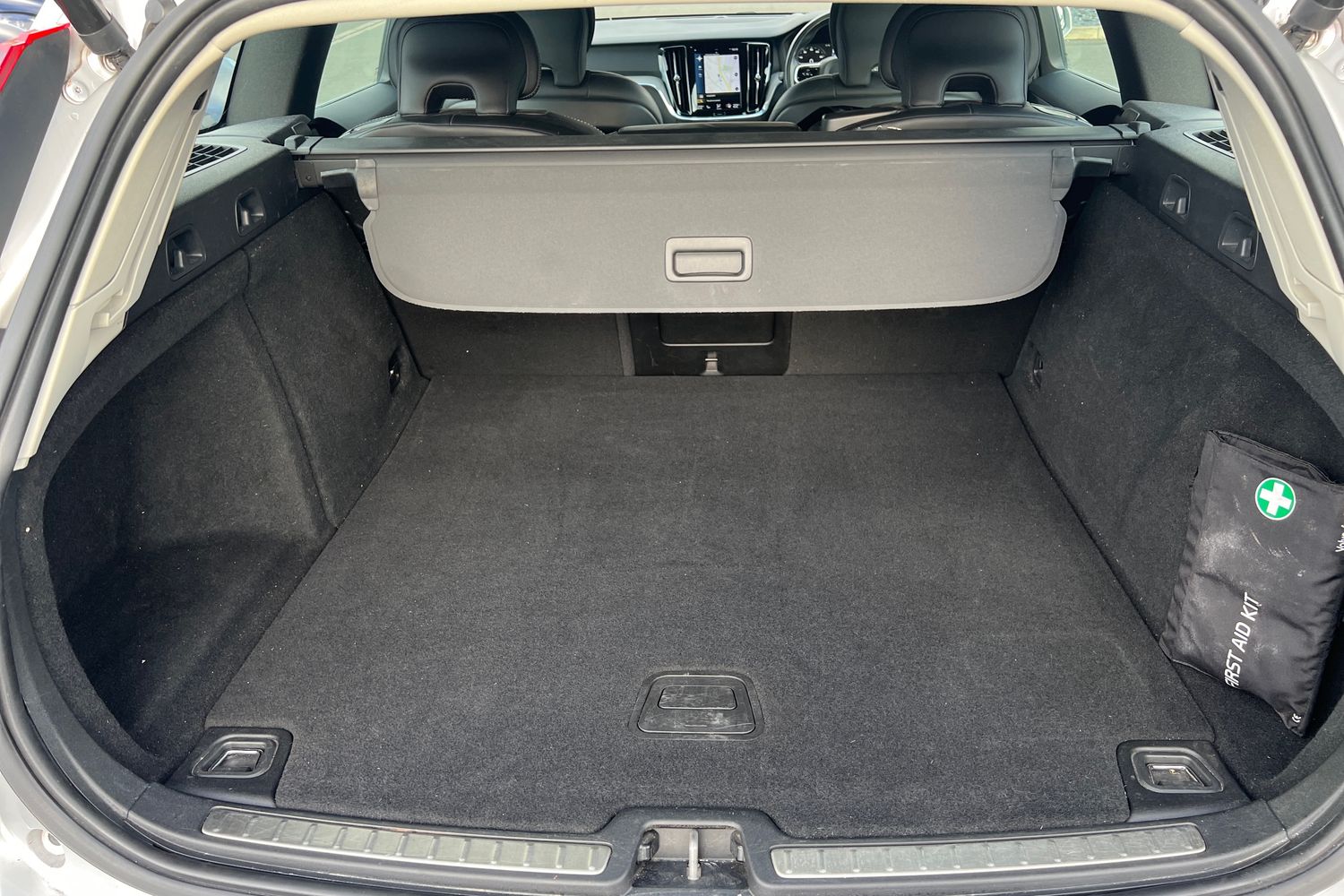 Used Volvo V60 2018 for sale - 76344094: Photo 8