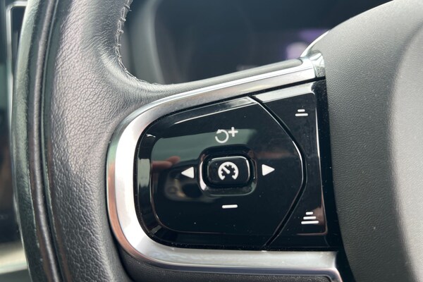 Used Volvo XC60 2021 for sale - 75629636: Photo 11