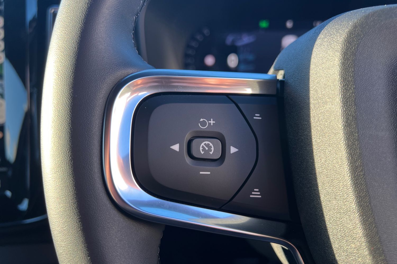 Used Volvo XC40 2025 for sale - 77274044: Photo 11