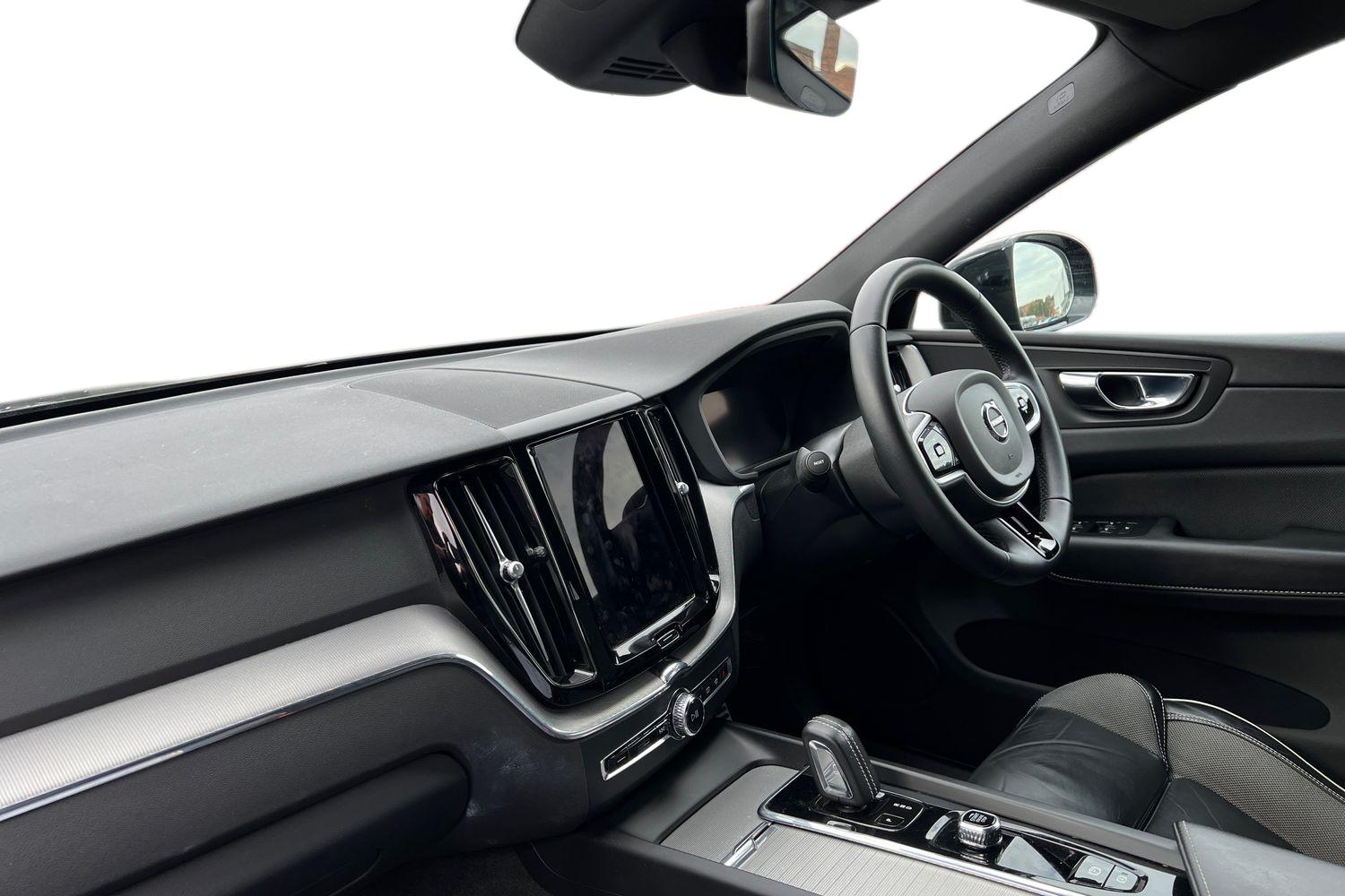 Used Volvo XC60 2021 for sale - 76146136: Photo 2