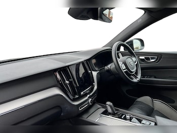 Used Volvo XC60 2021 for sale - 76146136: Photo 2