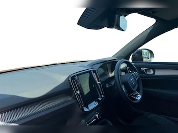 Used Volvo XC40 2024 for sale - 79367047: Photo