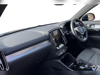 Used Volvo XC40 2022 for sale - 76130552: Photo