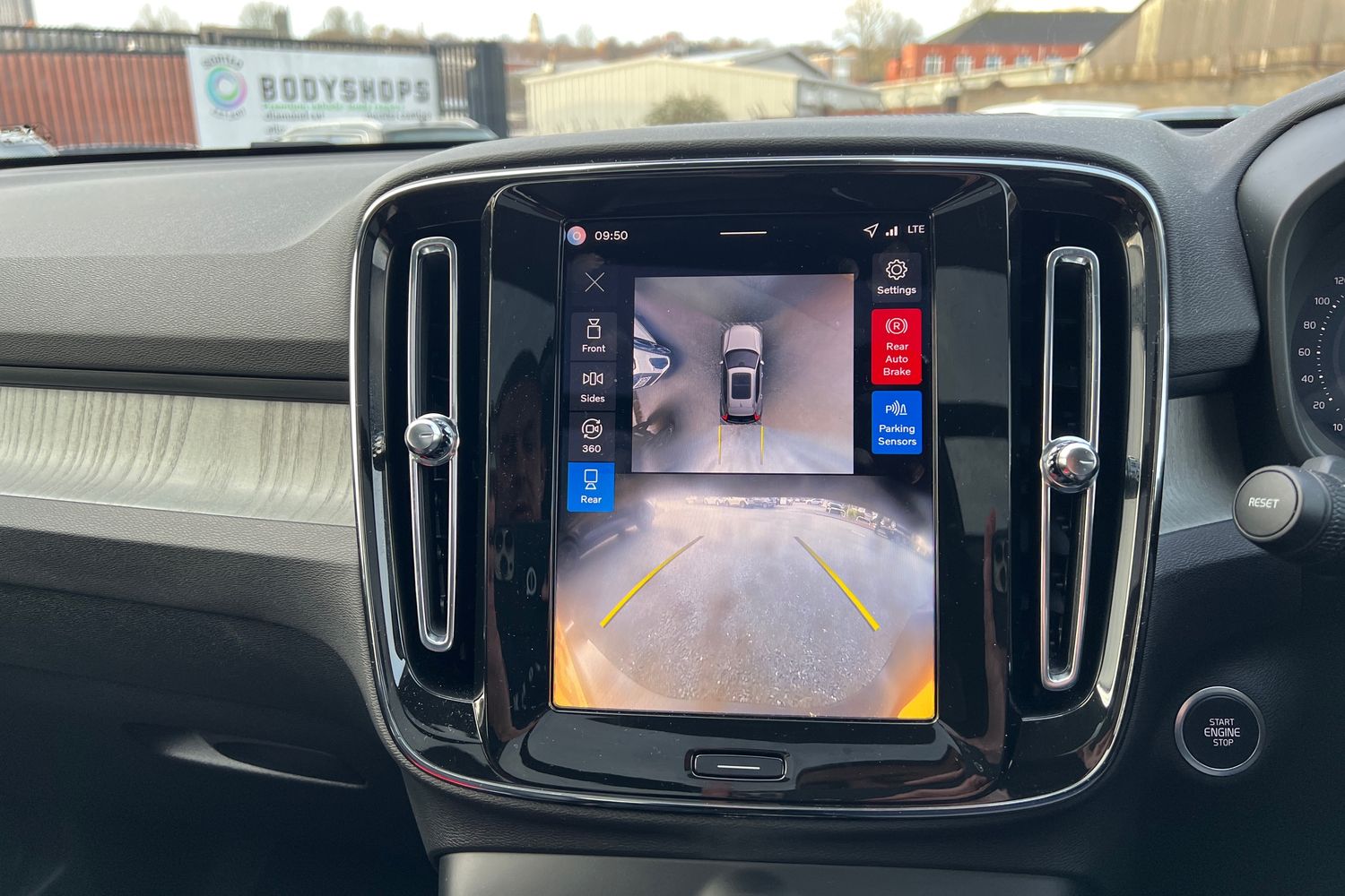 Used Volvo XC40 2025 for sale - 76221715: Photo 16