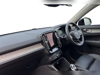 Used Volvo XC40 2025 for sale - 76221715: Photo