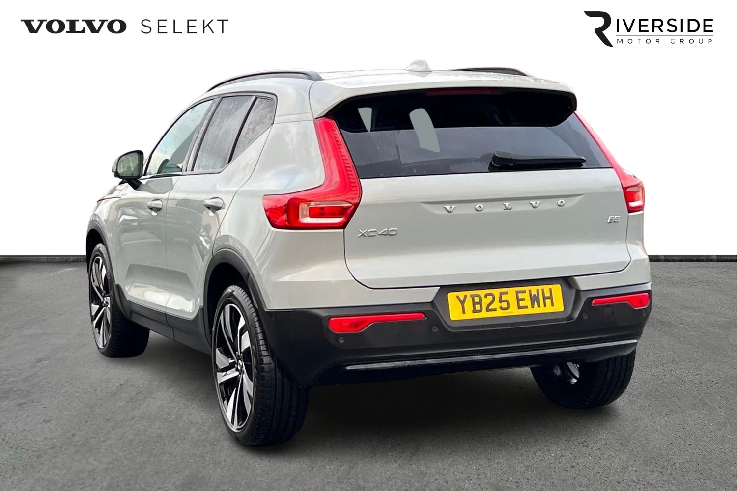 Used Volvo XC40 2025 for sale - 76221715: Photo 3