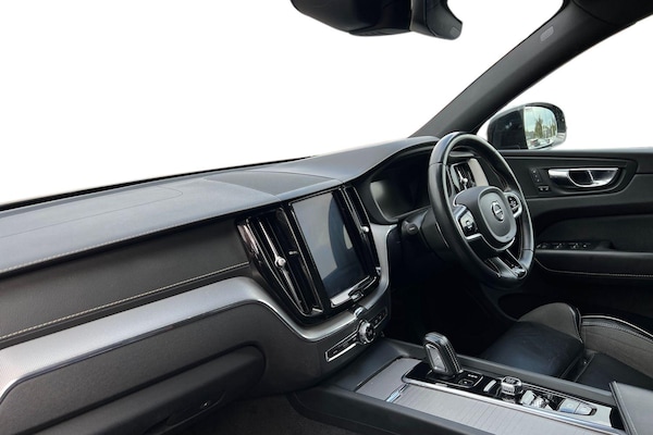 Used Volvo XC60 2019 for sale - 76172463: Photo 2