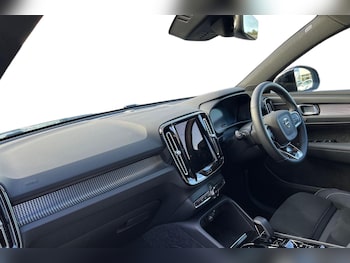 Used Volvo XC40 2022 for sale - 76302346: Photo