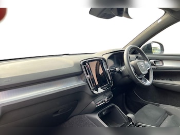 Used Volvo XC40 2025 for sale - 78512958: Photo