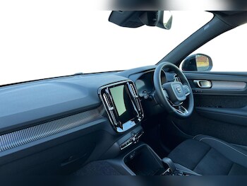 Used Volvo XC40 2025 for sale - 76652363: Photo