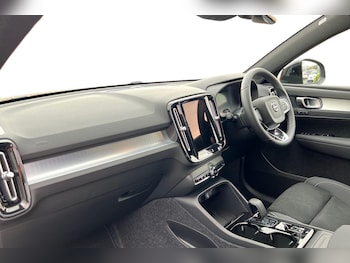 Used Volvo XC40 2026 for sale - 79418576: Photo
