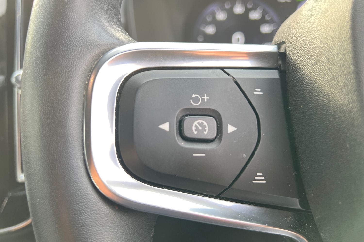 Used Volvo XC40 2021 for sale - 76145861: Photo 11