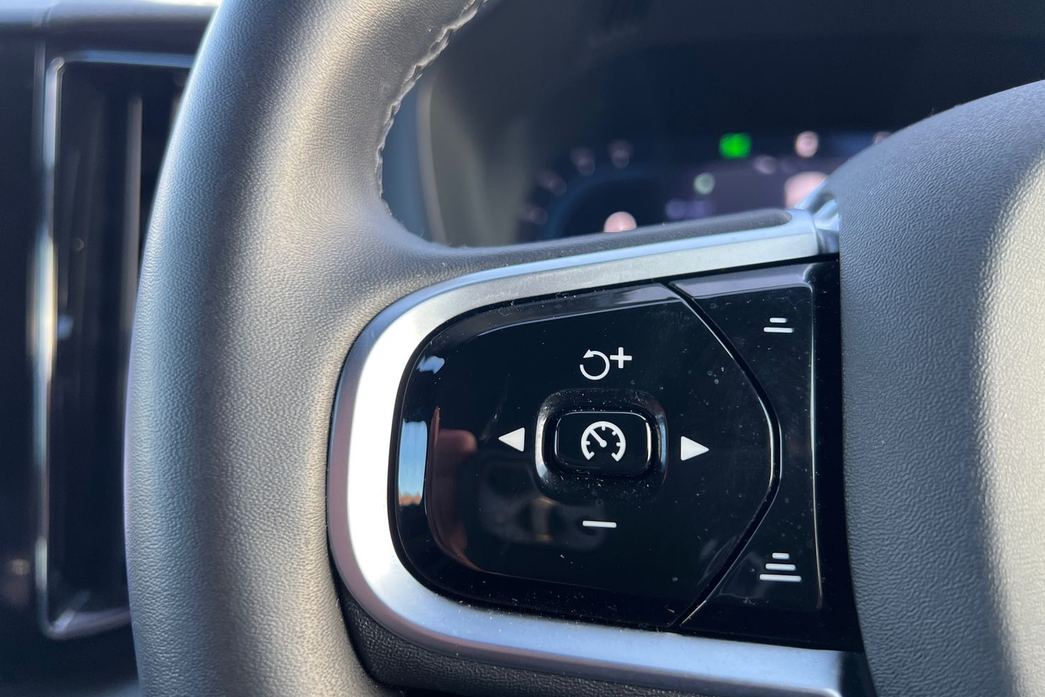 Used Volvo XC60 2025 for sale - 76507663: Photo 11